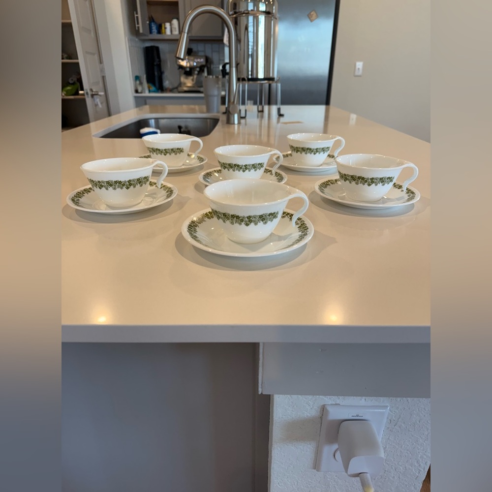 Vintage 1970 Corelle Green Spring Blossom/Crazy Daisy Coffee Teacup & Saucer Set